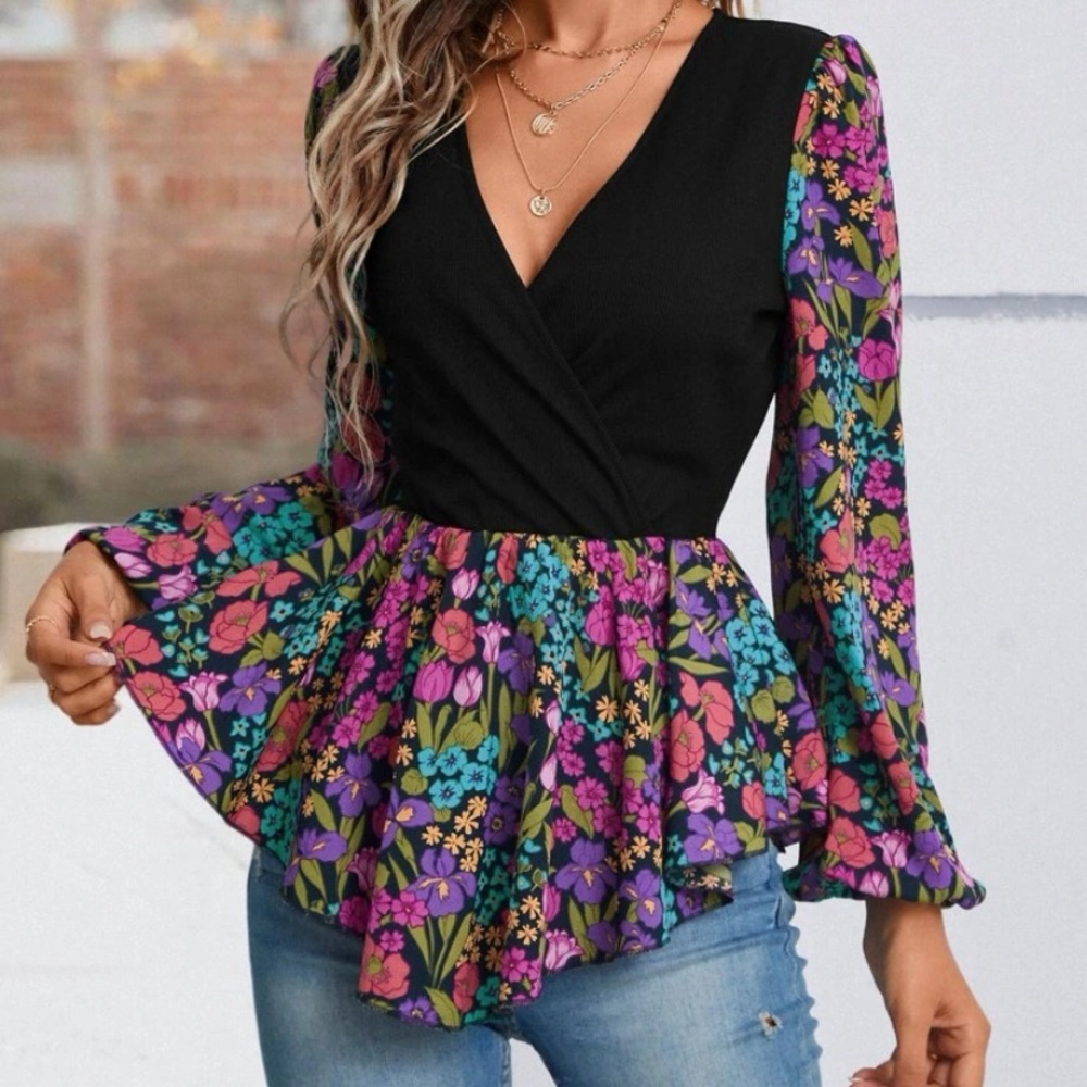 Ava Spring Floral Two tone contrast top